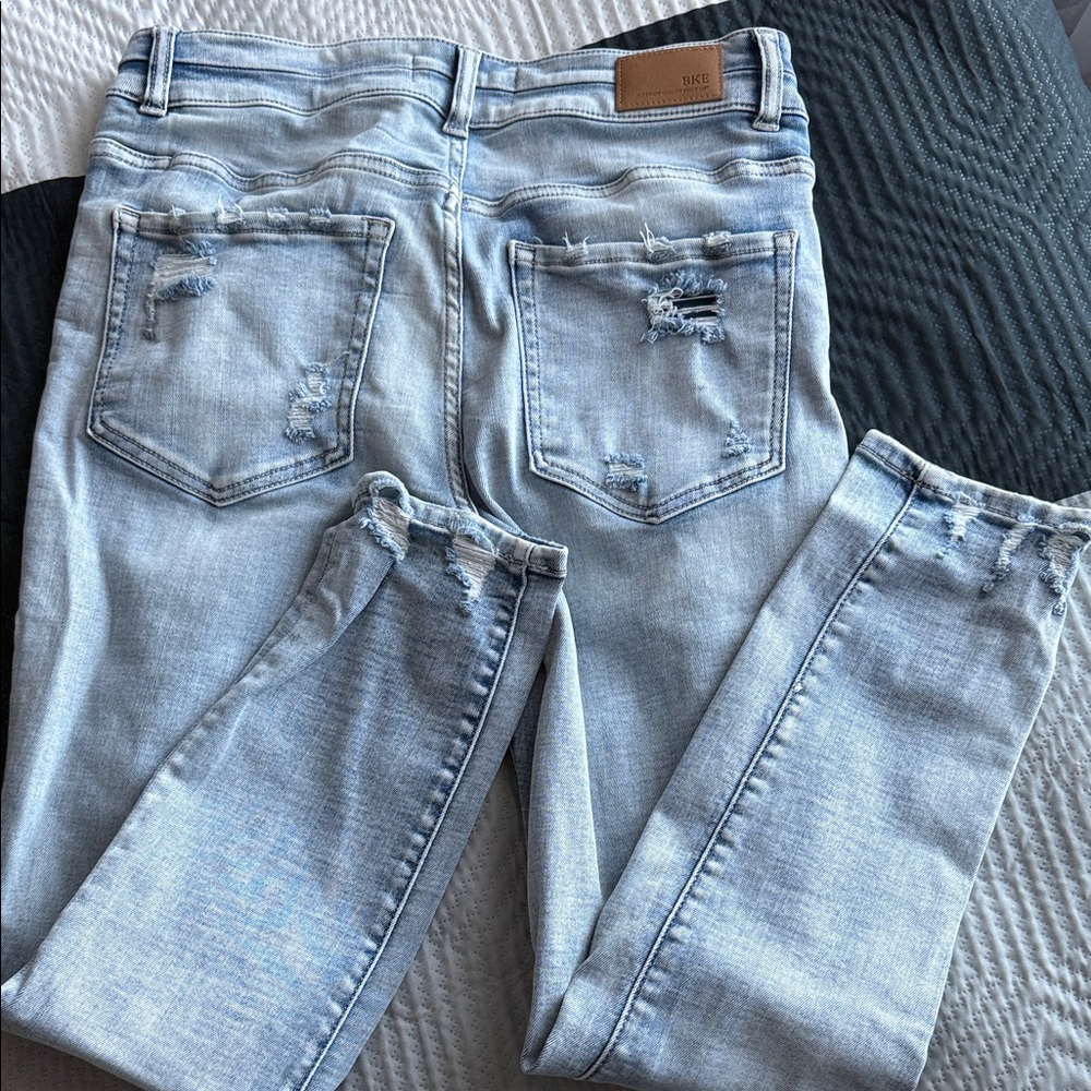Light Wash Distressed Women's Jeans BKE PARKER - Picture 9 of 10